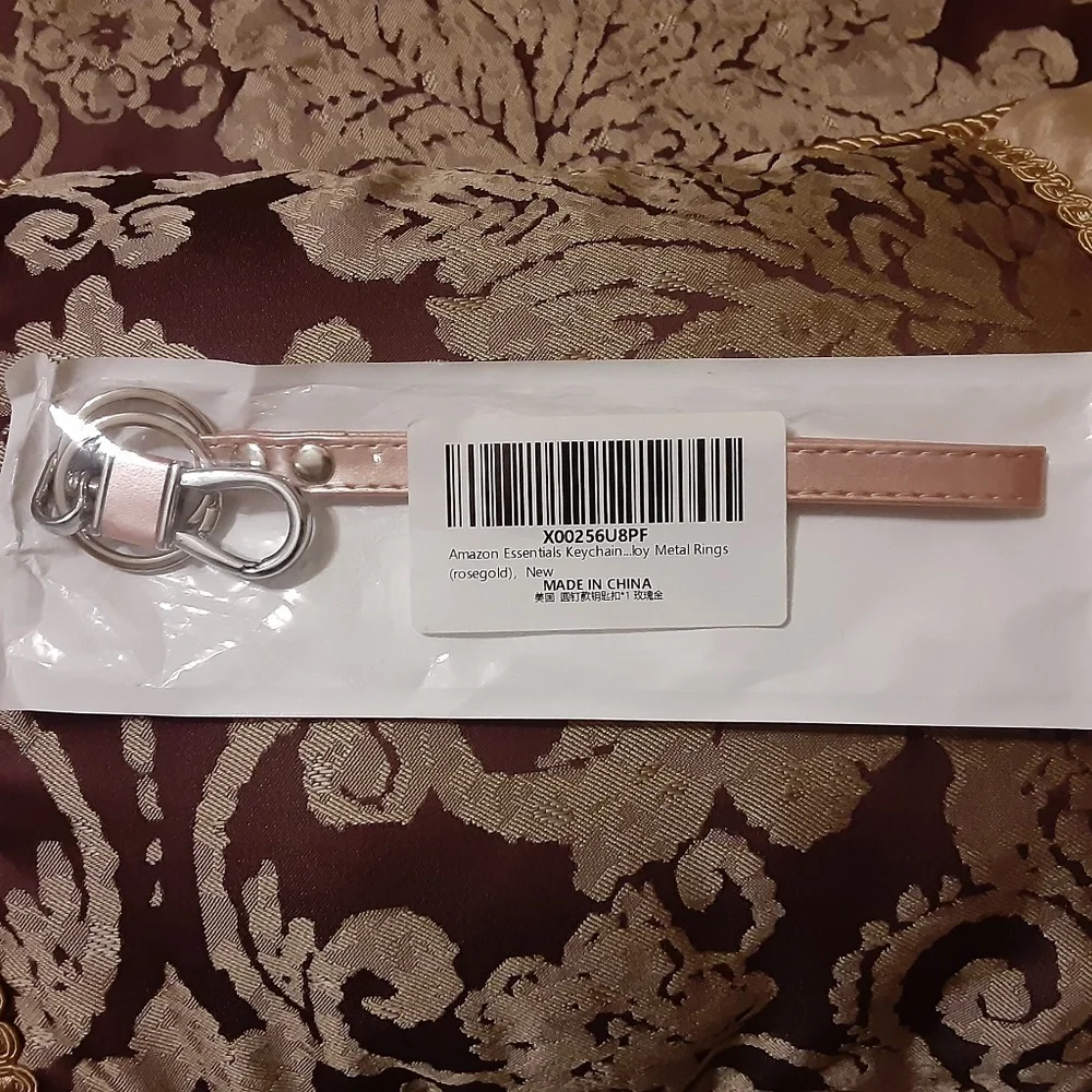 Amazon Essentials Replacement Wristlet Strap & Keychain